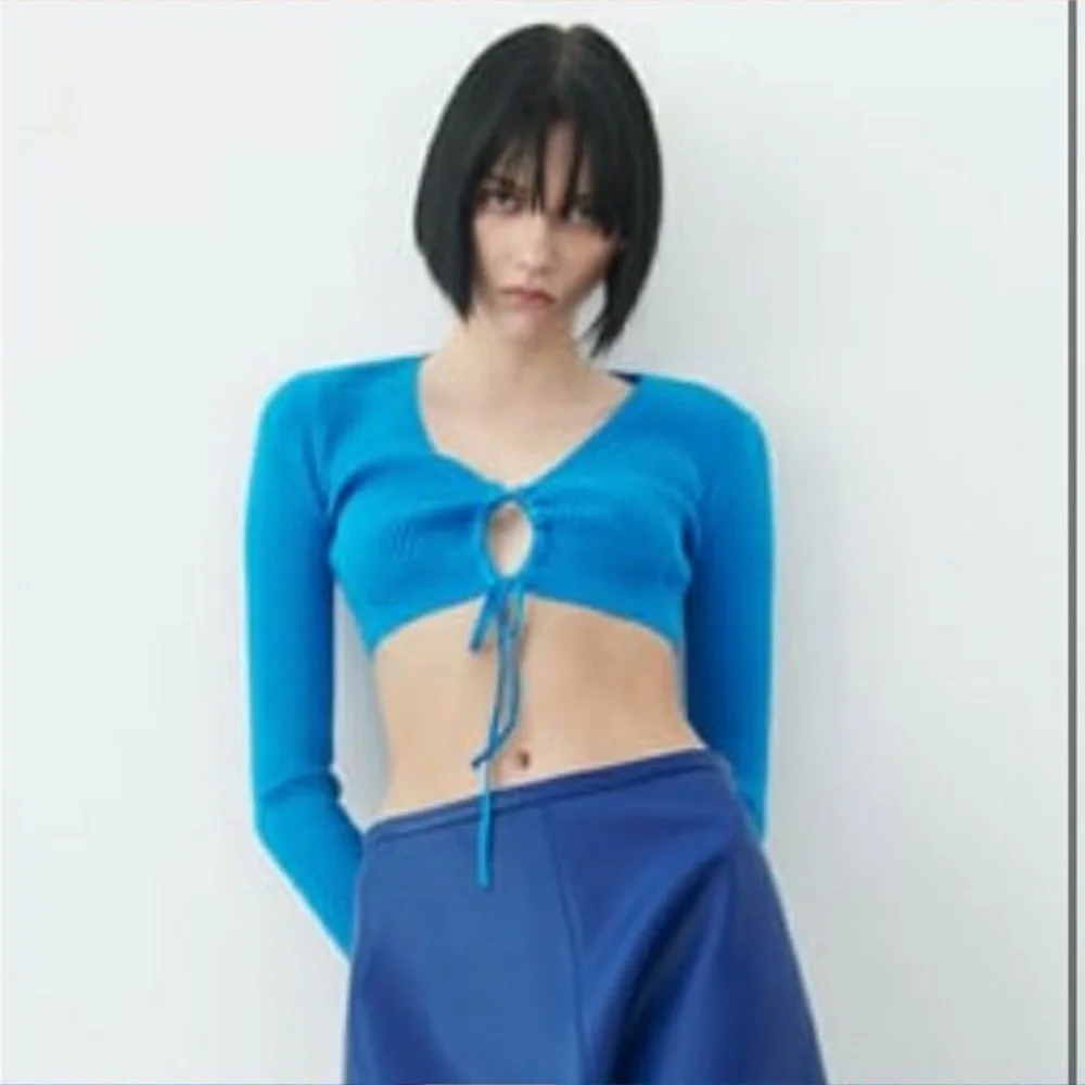 Zara Cut-out Crop Sleeve Top - Picture 2 of 9
